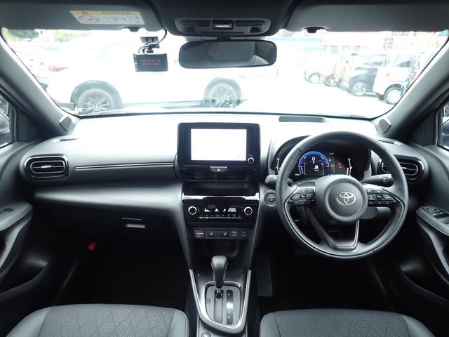 ヤリスクロス ハイブリッドＺ　純正８型ディスプレイオーディオ　Ｂｌｕｅｔｏｏｔｈオーディオ　全方位モニター　前後ドライブレコーダートヨタセーフティセンス　ＡＣＣ　レーンキープ　パーキングアシスト　ハーフレザー（2枚目）