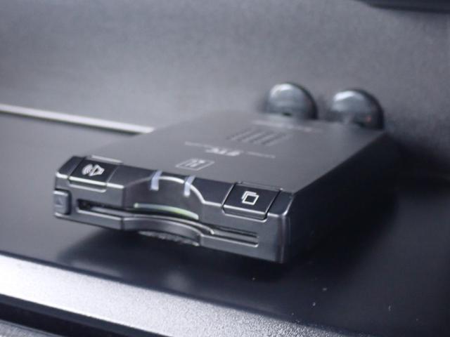 プリウスアルファ Ｓツーリングセレクション　社外９型ナビ　フルセグ　ＣＤ録音　ＤＶＤ　Ｂｌｕｅｔｏｏｔｈオーディオ　バックカメラ　ドライブレコーダー　ＥＴＣ　社外１７ＡＷ　社外ラッピング　コーナーセンサー（26枚目）