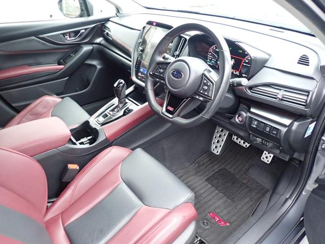 フロアマットやバイザーを新品に交換してご納車する前に交換する事も出来ます！この２つの交換で気分は新車です！フロアマットとバイザーセット　１９，８００円〜