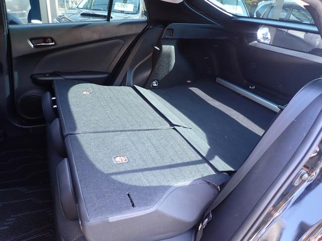 プリウス ＳセーフティプラスＩＩ　純正７型ナビ　全方位モニター　ＣＤ録音　ＤＶＤ　フルセグ　Ｂｌｕｅｔｏｏｔｈオーディオ　ビルドインＥＴＣ　社外フルエアロ　トヨタセーフティセンス　ブラインドスポットモニター（8枚目）