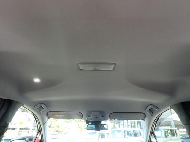 プリウス ＳセーフティプラスＩＩ　純正７型ナビ　全方位モニター　ＣＤ録音　ＤＶＤ　フルセグ　Ｂｌｕｅｔｏｏｔｈオーディオ　ビルドインＥＴＣ　社外フルエアロ　トヨタセーフティセンス　ブラインドスポットモニター（11枚目）