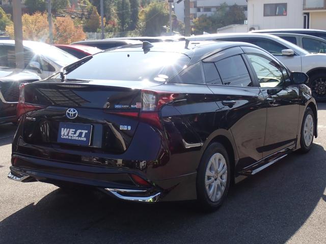 プリウス ＳセーフティプラスＩＩ　純正７型ナビ　全方位モニター　ＣＤ録音　ＤＶＤ　フルセグ　Ｂｌｕｅｔｏｏｔｈオーディオ　ビルドインＥＴＣ　社外フルエアロ　トヨタセーフティセンス　ブラインドスポットモニター（14枚目）