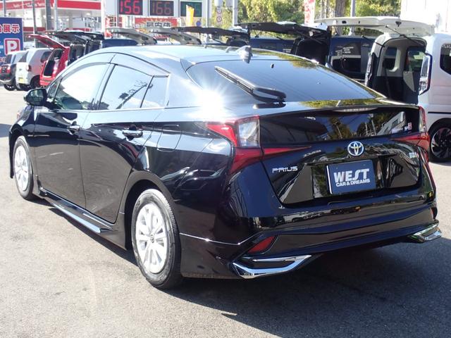 プリウス ＳセーフティプラスＩＩ　純正７型ナビ　全方位モニター　ＣＤ録音　ＤＶＤ　フルセグ　Ｂｌｕｅｔｏｏｔｈオーディオ　ビルドインＥＴＣ　社外フルエアロ　トヨタセーフティセンス　ブラインドスポットモニター（16枚目）