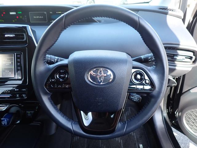 プリウス ＳセーフティプラスＩＩ　純正７型ナビ　全方位モニター　ＣＤ録音　ＤＶＤ　フルセグ　Ｂｌｕｅｔｏｏｔｈオーディオ　ビルドインＥＴＣ　社外フルエアロ　トヨタセーフティセンス　ブラインドスポットモニター（20枚目）