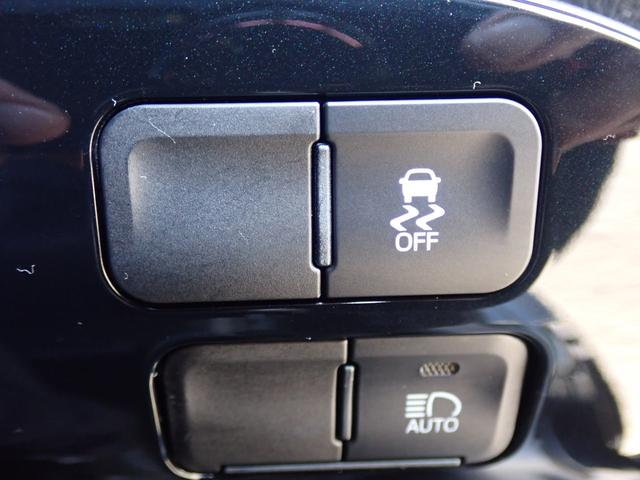 プリウス ＳセーフティプラスＩＩ　純正７型ナビ　全方位モニター　ＣＤ録音　ＤＶＤ　フルセグ　Ｂｌｕｅｔｏｏｔｈオーディオ　ビルドインＥＴＣ　社外フルエアロ　トヨタセーフティセンス　ブラインドスポットモニター（21枚目）