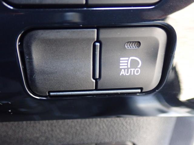 プリウス ＳセーフティプラスＩＩ　純正７型ナビ　全方位モニター　ＣＤ録音　ＤＶＤ　フルセグ　Ｂｌｕｅｔｏｏｔｈオーディオ　ビルドインＥＴＣ　社外フルエアロ　トヨタセーフティセンス　ブラインドスポットモニター（22枚目）