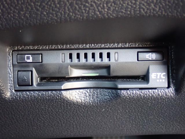 プリウス ＳセーフティプラスＩＩ　純正７型ナビ　全方位モニター　ＣＤ録音　ＤＶＤ　フルセグ　Ｂｌｕｅｔｏｏｔｈオーディオ　ビルドインＥＴＣ　社外フルエアロ　トヨタセーフティセンス　ブラインドスポットモニター（24枚目）