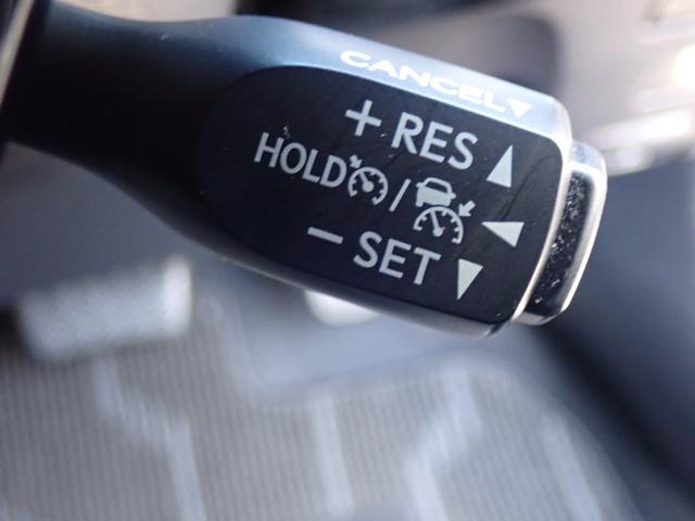 プリウス ＳセーフティプラスＩＩ　純正７型ナビ　全方位モニター　ＣＤ録音　ＤＶＤ　フルセグ　Ｂｌｕｅｔｏｏｔｈオーディオ　ビルドインＥＴＣ　社外フルエアロ　トヨタセーフティセンス　ブラインドスポットモニター（30枚目）