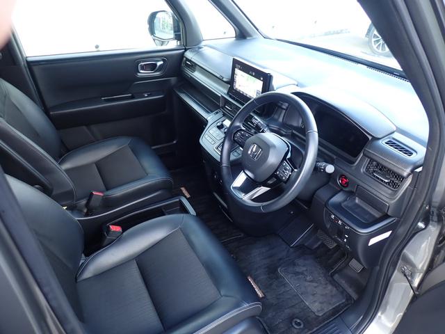 ステップワゴン ｅ：ＨＥＶスパーダ　純正９型ナビ　純正１０型フリップダウンモニター　フルセグ　ＣＤ録音　ＤＶＤ　Ｂｌｕｅｔｏｏｔｈオーディオ　バックカメラ　ビルドインＥＴＣ　両側パワースライドドア　ホンダセンシング（6枚目）