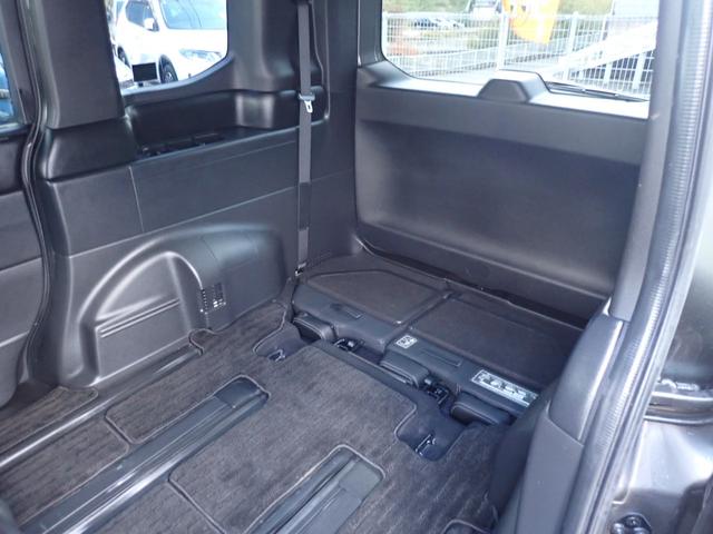 ステップワゴン ｅ：ＨＥＶスパーダ　純正９型ナビ　純正１０型フリップダウンモニター　フルセグ　ＣＤ録音　ＤＶＤ　Ｂｌｕｅｔｏｏｔｈオーディオ　バックカメラ　ビルドインＥＴＣ　両側パワースライドドア　ホンダセンシング（11枚目）