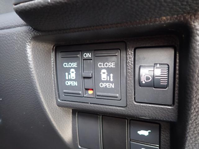 ステップワゴン ｅ：ＨＥＶスパーダ　純正９型ナビ　純正１０型フリップダウンモニター　フルセグ　ＣＤ録音　ＤＶＤ　Ｂｌｕｅｔｏｏｔｈオーディオ　バックカメラ　ビルドインＥＴＣ　両側パワースライドドア　ホンダセンシング（32枚目）