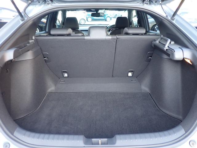 シビック ハッチバック　純正７型ナビ　ＣＤ　Ｂｌｕｅｔｏｏｔｈオーディオ　バックカメラ　ビルドイン２．０ＥＴＣ　純正フルエアロ　前席シートヒーター　前席パワーシート　ハーフレザーシート　リアスポイラー　ホンダセンシング（11枚目）