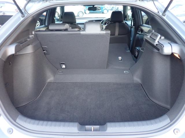 シビック ハッチバック　純正７型ナビ　ＣＤ　Ｂｌｕｅｔｏｏｔｈオーディオ　バックカメラ　ビルドイン２．０ＥＴＣ　純正フルエアロ　前席シートヒーター　前席パワーシート　ハーフレザーシート　リアスポイラー　ホンダセンシング（12枚目）