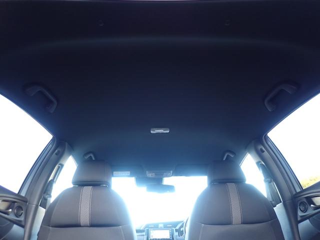 シビック ハッチバック　純正７型ナビ　ＣＤ　Ｂｌｕｅｔｏｏｔｈオーディオ　バックカメラ　ビルドイン２．０ＥＴＣ　純正フルエアロ　前席シートヒーター　前席パワーシート　ハーフレザーシート　リアスポイラー　ホンダセンシング（14枚目）