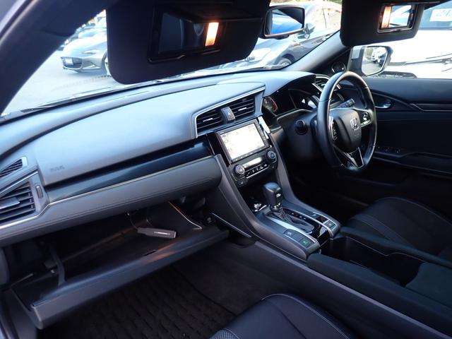 シビック ハッチバック　純正７型ナビ　ＣＤ　Ｂｌｕｅｔｏｏｔｈオーディオ　バックカメラ　ビルドイン２．０ＥＴＣ　純正フルエアロ　前席シートヒーター　前席パワーシート　ハーフレザーシート　リアスポイラー　ホンダセンシング（22枚目）