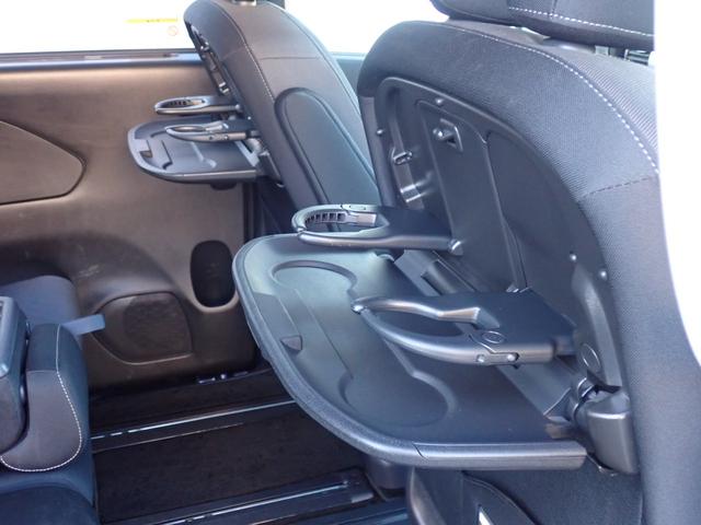 セレナ ハイウェイスターＶ　純正９型ナビ　純正フリップダウンモニター　アラウンドビューモニター　フルセグ　ＣＤ録音　ＤＶＤ　Ｂｌｕｅｔｏｏｔｈオーディオ　純正ドラレコ　ビルドインＥＴＣ　両側パワースライドドア　プロパイロット（39枚目）