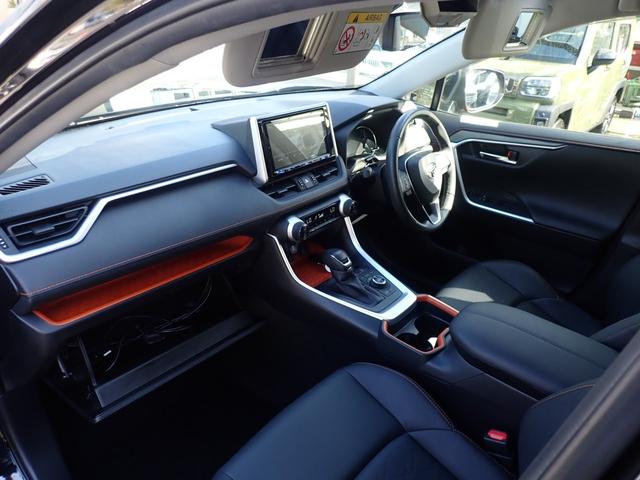 ＲＡＶ４ アドベンチャー　社外９インチナビ　トヨタセーフティセンス　ソフトレザーシート　ビルドインＥＴＣ　パワーバックドア　バックカメラ　前後ドライブレコーダー　ルーフレール　スマートルームミラー（2枚目）