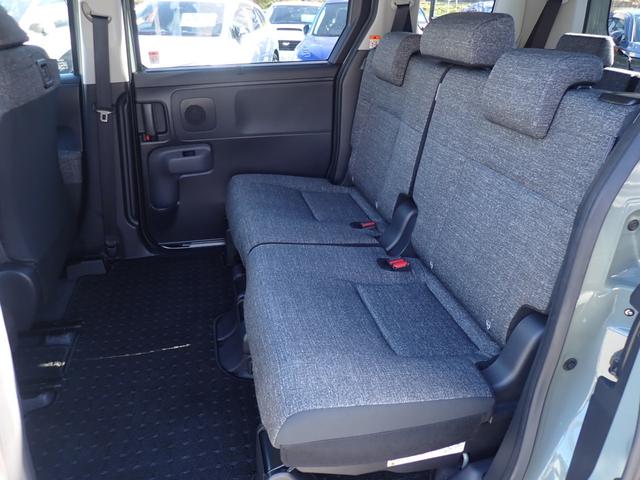 シエンタ ハイブリッドＺ　ワンオーナー車　純正１０型ナビゲーション　フルセグ　Ｂｌｕｅｔｏｏｔｈオーディオ　カープレイ対応　全方位モニター　両側パワースライドドア　前後ドライブレコーダー　ＥＴＣ２．０　ＡＨＢ（7枚目）