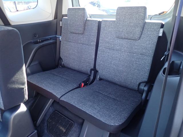 シエンタ ハイブリッドＺ　ワンオーナー車　純正１０型ナビゲーション　フルセグ　Ｂｌｕｅｔｏｏｔｈオーディオ　カープレイ対応　全方位モニター　両側パワースライドドア　前後ドライブレコーダー　ＥＴＣ２．０　ＡＨＢ（8枚目）