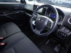 フロアマットやバイザーを新品に交換してご納車する前に交換する事も出来ます！この２つの交換で気分は新車です！フロアマットとバイザーセット　１９，８００円〜 6