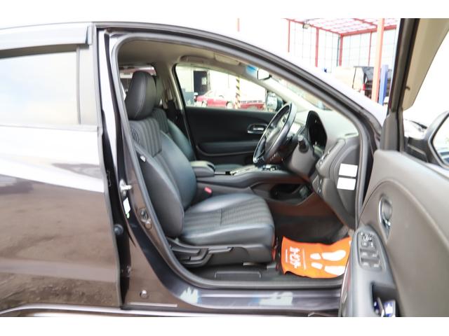 ヴェゼル ハイブリッドＺ　スマートキー　プッシュスタート　ＳＤナビ　地デジＴＶ　バックカメラ　パドルシフト　ＥＴＣ　純正１７インチＡＷ（26枚目）