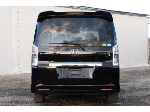 ステップワゴンスパーダ Ｚ　クールスピリット　両側パワスラ　キーレス　純正ナビ　地デジＴＶ　バックカメラ　ＥＴＣ　クルーズコントロール　純正１７インチＡＷ（8枚目）