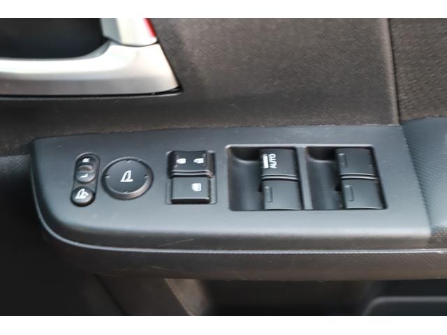 ステップワゴンスパーダ Ｚ　クールスピリット　両側パワスラ　キーレス　純正ナビ　地デジＴＶ　バックカメラ　ＥＴＣ　クルーズコントロール　純正１７インチＡＷ（44枚目）