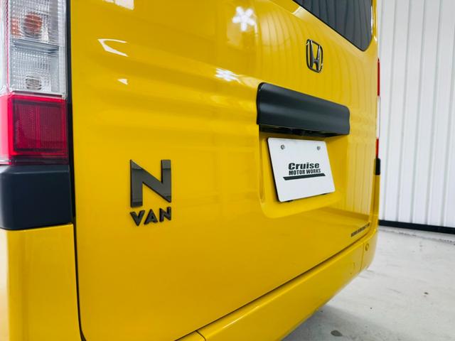 N-VAN+スタイル ファン・ターボ ナビTVBluetoothバックカメラETC ドラレコ ルーフコンソール サイドデカール ブラッククロームエンブレム LEDライト LEDフォグ リアフィルム(34枚目)