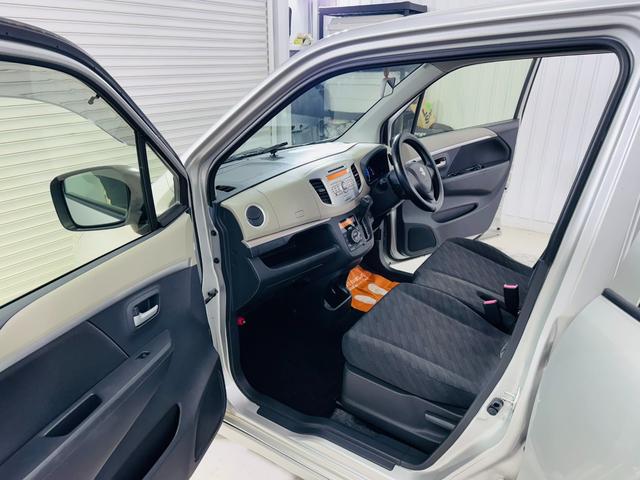 ワゴンＲ ＦＸリミテッド　プッシュスタート　ＣＤ　ＥＴＣ　キーレス２個　マット　バイザー（17枚目）