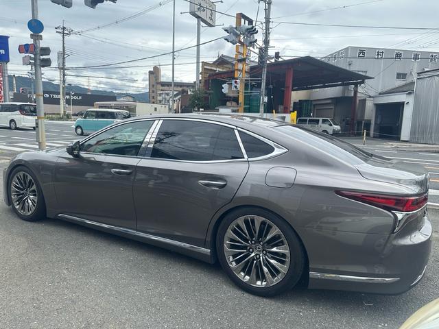 LS LS500h Iパッケージ 禁煙車 サンルーフ 全周囲カメラ コーナーセンサー エアサスコントローラー 純正ナビ Bluetooth 純正20インチOPホイール 前後ドライブレコーダー ETC 黒革 シートヒーター シートクーラ(18枚目)