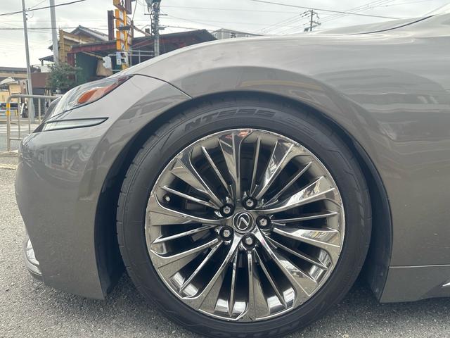 LS LS500h Iパッケージ 禁煙車 サンルーフ 全周囲カメラ コーナーセンサー エアサスコントローラー 純正ナビ Bluetooth 純正20インチOPホイール 前後ドライブレコーダー ETC 黒革 シートヒーター シートクーラ(20枚目)