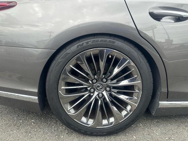 LS LS500h Iパッケージ 禁煙車 サンルーフ 全周囲カメラ コーナーセンサー エアサスコントローラー 純正ナビ Bluetooth 純正20インチOPホイール 前後ドライブレコーダー ETC 黒革 シートヒーター シートクーラ(22枚目)