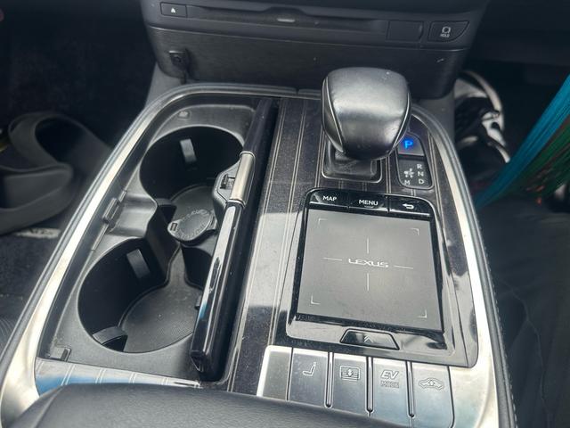 LS LS500h Iパッケージ 禁煙車 サンルーフ 全周囲カメラ コーナーセンサー エアサスコントローラー 純正ナビ Bluetooth 純正20インチOPホイール 前後ドライブレコーダー ETC 黒革 シートヒーター シートクーラ(33枚目)
