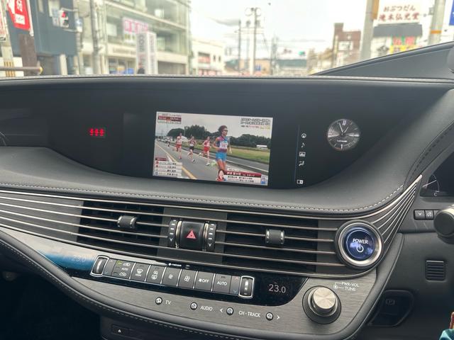 LS LS500h Iパッケージ 禁煙車 サンルーフ 全周囲カメラ コーナーセンサー エアサスコントローラー 純正ナビ Bluetooth 純正20インチOPホイール 前後ドライブレコーダー ETC 黒革 シートヒーター シートクーラ(36枚目)