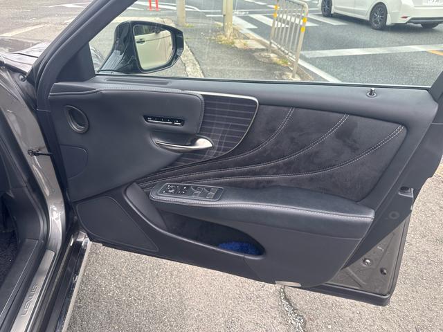 LS LS500h Iパッケージ 禁煙車 サンルーフ 全周囲カメラ コーナーセンサー エアサスコントローラー 純正ナビ Bluetooth 純正20インチOPホイール 前後ドライブレコーダー ETC 黒革 シートヒーター シートクーラ(46枚目)