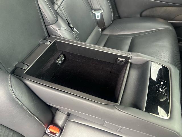 LS LS500h Iパッケージ 禁煙車 サンルーフ 全周囲カメラ コーナーセンサー エアサスコントローラー 純正ナビ Bluetooth 純正20インチOPホイール 前後ドライブレコーダー ETC 黒革 シートヒーター シートクーラ(56枚目)