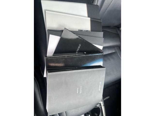 LS LS500h Iパッケージ 禁煙車 サンルーフ 全周囲カメラ コーナーセンサー エアサスコントローラー 純正ナビ Bluetooth 純正20インチOPホイール 前後ドライブレコーダー ETC 黒革 シートヒーター シートクーラ(67枚目)