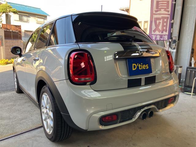 ＭＩＮＩ クーパーＳ　保証付　ワンオーナー　ユニオンジャックテールランプ　ＬＥＤヘッド＆オートライト　ＨＤＤナビ　Ｂｌｕｅｔｏｏｔｈ　ＥＴＣ　アームレスト　スペアキー（8枚目）