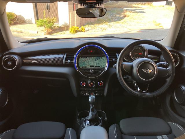 ＭＩＮＩ クーパーＳ　保証付　ワンオーナー　ユニオンジャックテールランプ　ＬＥＤヘッド＆オートライト　ＨＤＤナビ　Ｂｌｕｅｔｏｏｔｈ　ＥＴＣ　アームレスト　スペアキー（15枚目）