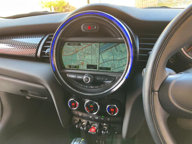 ＭＩＮＩ クーパーＳ　保証付　ワンオーナー　ユニオンジャックテールランプ　ＬＥＤヘッド＆オートライト　ＨＤＤナビ　Ｂｌｕｅｔｏｏｔｈ　ＥＴＣ　アームレスト　スペアキー（21枚目）