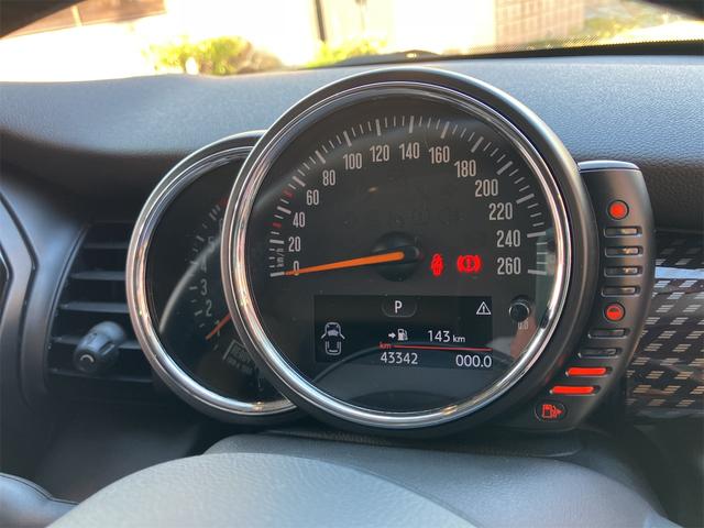 ＭＩＮＩ クーパーＳ　保証付　ワンオーナー　ユニオンジャックテールランプ　ＬＥＤヘッド＆オートライト　ＨＤＤナビ　Ｂｌｕｅｔｏｏｔｈ　ＥＴＣ　アームレスト　スペアキー（30枚目）