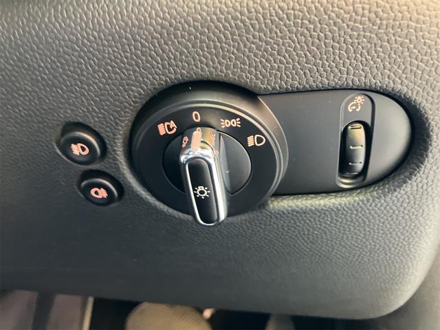ＭＩＮＩ クーパーＳ　保証付　ワンオーナー　ユニオンジャックテールランプ　ＬＥＤヘッド＆オートライト　ＨＤＤナビ　Ｂｌｕｅｔｏｏｔｈ　ＥＴＣ　アームレスト　スペアキー（33枚目）