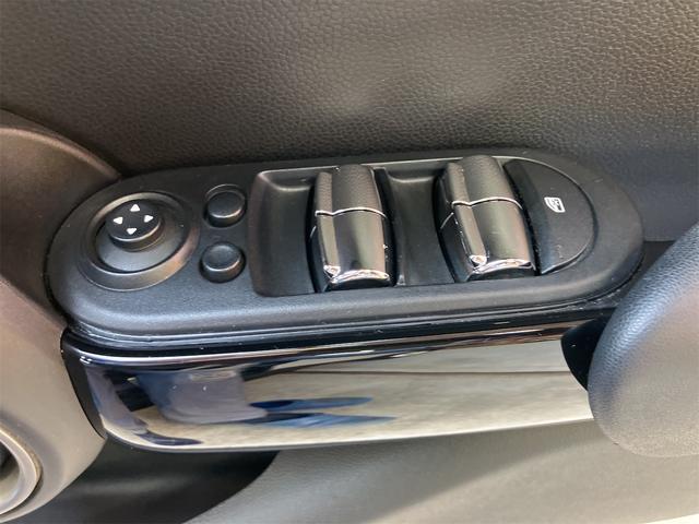 ＭＩＮＩ クーパーＳ　保証付　ワンオーナー　ユニオンジャックテールランプ　ＬＥＤヘッド＆オートライト　ＨＤＤナビ　Ｂｌｕｅｔｏｏｔｈ　ＥＴＣ　アームレスト　スペアキー（34枚目）
