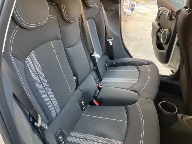 ＭＩＮＩ クーパーＳ　保証付　ワンオーナー　ユニオンジャックテールランプ　ＬＥＤヘッド＆オートライト　ＨＤＤナビ　Ｂｌｕｅｔｏｏｔｈ　ＥＴＣ　アームレスト　スペアキー（40枚目）