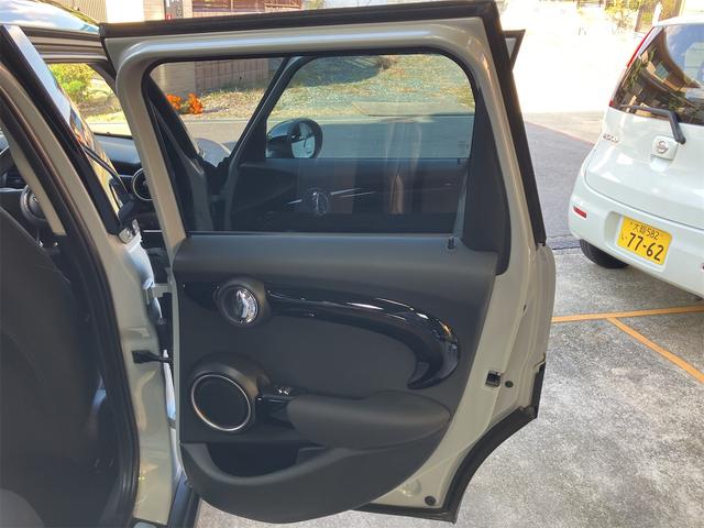 ＭＩＮＩ クーパーＳ　保証付　ワンオーナー　ユニオンジャックテールランプ　ＬＥＤヘッド＆オートライト　ＨＤＤナビ　Ｂｌｕｅｔｏｏｔｈ　ＥＴＣ　アームレスト　スペアキー（42枚目）