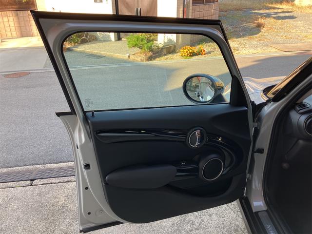 ＭＩＮＩ クーパーＳ　保証付　ワンオーナー　ユニオンジャックテールランプ　ＬＥＤヘッド＆オートライト　ＨＤＤナビ　Ｂｌｕｅｔｏｏｔｈ　ＥＴＣ　アームレスト　スペアキー（43枚目）