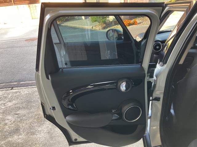 ＭＩＮＩ クーパーＳ　保証付　ワンオーナー　ユニオンジャックテールランプ　ＬＥＤヘッド＆オートライト　ＨＤＤナビ　Ｂｌｕｅｔｏｏｔｈ　ＥＴＣ　アームレスト　スペアキー（44枚目）