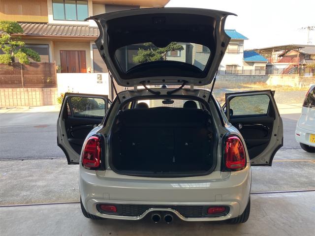 ＭＩＮＩ クーパーＳ　保証付　ワンオーナー　ユニオンジャックテールランプ　ＬＥＤヘッド＆オートライト　ＨＤＤナビ　Ｂｌｕｅｔｏｏｔｈ　ＥＴＣ　アームレスト　スペアキー（45枚目）