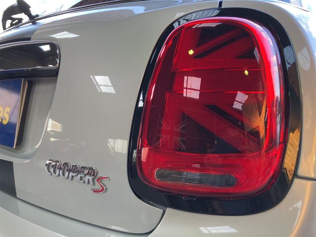 ＭＩＮＩ クーパーＳ　保証付　ワンオーナー　ユニオンジャックテールランプ　ＬＥＤヘッド＆オートライト　ＨＤＤナビ　Ｂｌｕｅｔｏｏｔｈ　ＥＴＣ　アームレスト　スペアキー（57枚目）
