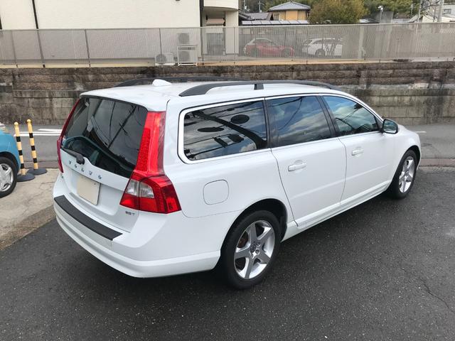 Ｖ７０ ２．５Ｔ　ＬＥ　アルミホイール　ＨＩＤ　パワーシート　革シート　キーレスエントリー　電動格納ミラー　シートヒーター　ＡＴ　盗難防止システム　記録簿　ルーフレール　電動リアゲート　ＡＢＳ　ＣＤ　エアコン　ターボ（39枚目）